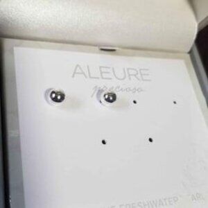 Sterling silver round stud earrings